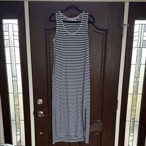 Vineyard Vines Striped Navy and White Maxi Dress